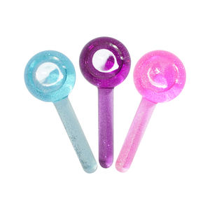 Produits les plus vendus en <span class=keywords><strong>2020</strong></span> Autre outil <span class=keywords><strong>de</strong></span> massage Masseur facial Globes <span class=keywords><strong>de</strong></span> glace Utilisation chaude et froide Rouleau <span class=keywords><strong>de</strong></span> glace pour les soins <span class=keywords><strong>de</strong></span> la peau - Product Image 1