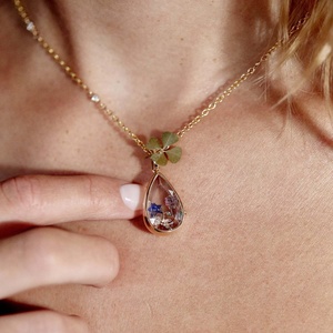 Collar con colgante de gota de agua pequeña y bonita, chapado en oro, cadena de eslabones, con diseño de corazón oceánico que se abre, para clavícula, a la moda, en varios colores. - Product Image 3