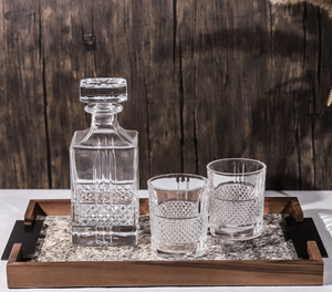 Set d'éveil au whisky en verre de luxe avec 4 <span class=keywords><strong>verres</strong></span> <span class=keywords><strong>Coffret</strong></span> cadeau personnalisé pour Bourbon Whisky Cocktail <span class=keywords><strong>Rhum</strong></span> Tequila Vodka Brandy - Product Image 6