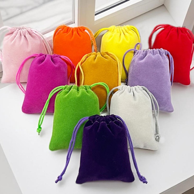 สีขาว