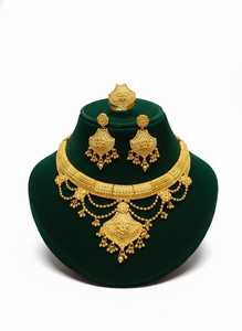 Collier sautoir plaqué or 24 carats, plaque décorative plaquée or avec finition élégante, conçu pour la mode élégante et moderne - Product Image 6