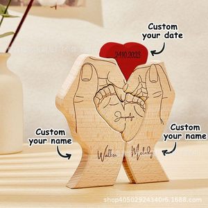 Adorno de madera con forma de corazón para mesa, regalo para el Día de la Madre, rompecabezas con nombre familiar, 1 unidad - Product Image 2