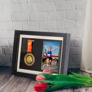 Boîte de rangement <span class=keywords><strong>pour</strong></span> médailles de marathon en bois noir Médaille unique et <span class=keywords><strong>cadre</strong></span> d'affichage de photos Boîte d'ombre d'affichage de médailles <span class=keywords><strong>pour</strong></span> les coureurs gagnants - Product Image 6