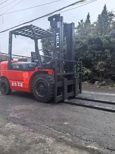 Montacargas Diésel Heli con Capacidad de 5000 kg, Mástil de Tres Etapas, Neumáticos Neumáticos, Uso en Interiores, Operación Sentado, 0-2000 Horas - Product Image 3