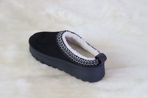 Giày bốt nữ mùa đông 2025 kiểu Gothic mới, đế dày, cổ ngắn, kiểu Chelsea, chất liệu da lộn lót lông ấm áp, phong cách thường ngày - Product Image 4