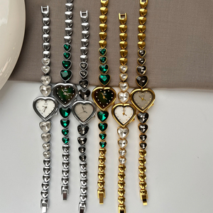 Montre pour femme Cross Border Sweet and Cool Heart avec bracelet en forme de cœur orné de pierres précieuses - Product Image 3