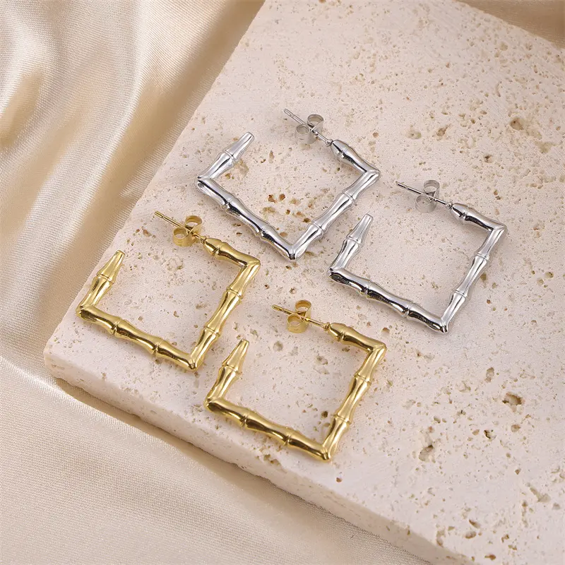 Orecchini a bottone martellati placcati in oro reale 18 carati in acciaio inossidabile geometrico di moda