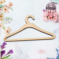 Mini cintre en bois professionnel pour vêtements de bébé, vente en gros, haute qualité, offre spéciale