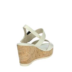 Sandalo con zeppa da donna Marco Tozzi color crema 2-28306-44 con suola in sughero stile platform - Product Image 3
