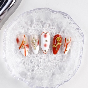 Nouveau design, faux ongles courts en acrylique style français, motif croix et rose, peints à la main, 10 pièces, à presser, pour filles, faits à la main, vente en gros - Product Image 4