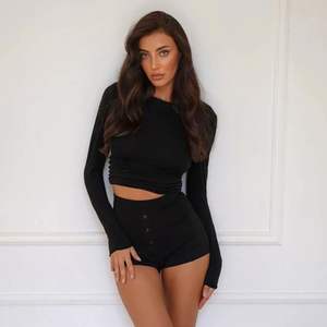 ชุดลำลองผู้หญิงแบบ 2 ชิ้น รุ่นคัสตอม 2026 เสื้อแขนยาวผ้ายืดติดกระดุม กางเกงขาสั้น ชุดลำลองใส่สบาย ระบายอากาศได้ดี ผลิตจากผ้าถักผสมสแปนเด็กซ์และคอตตอน - Product Image 4