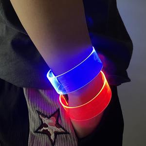 Pulsera Magnética LED <span class=keywords><strong>Redshark</strong></span> con Luces de 7 Colores para Graduaciones, Bodas, Halloween - Funciona con Batería, Uso en Exteriores - Product Image 1
