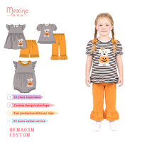 Vêtements pour filles en polyester/coton, deux pièces, imprimé intégral personnalisé, rayures noires et blanches, broderie chien Jack-o'-lantern, vente en gros
