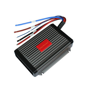 بطارية مقاومة للماء IP65 من الرصاص حمضية/ليثيوم أيون/LiFePO4 على RVs, سيارات مكشوفة ، معسكرات ، معسكرات ، شحن 12.5 فولت إلى 16 فولت 20 أمبير تيار مستمر/تيار مستمر شاحن - Product Image 6