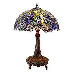 Lampe de table en verre Tiffany personnalisable, style européen, base en laiton, motif glycine, pour l'éclairage et la décoration de la maison - Product Image 1