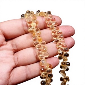 Perles en forme de goutte d'eau facettées en citrine |   Citrine facettée en forme de briolette |   Perles de citrine naturelle en forme de larme |   Citrine AAA à facettes latérales - Product Image 1