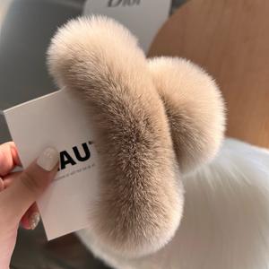 <span class=keywords><strong>Pince</strong></span> à <span class=keywords><strong>cheveux</strong></span> en peluche d'hiver Épingles à <span class=keywords><strong>cheveux</strong></span> élégantes en fourrure de lapin véritable <span class=keywords><strong>Pince</strong></span> à <span class=keywords><strong>cheveux</strong></span> en forme de requin Coiffure pour femmes Filles Accessoires de <span class=keywords><strong>cheveux</strong></span> - Product Image 5