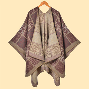 Vente en gros Hiver Tricoté Femmes Cape Étoles Wrap Plaid Jacquard Surdimensionné Poncho Cape Châle - Product Image 2