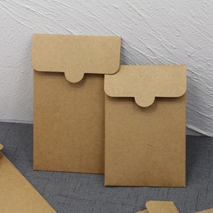 Fundas de papel personalizadas blancas y marrones para joyería, insignias, imanes de nevera, CD, lentes, pañuelos, calcetines, lencería, fotos y sobres. - Product Image 1