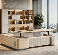 Bureau de direction électrique moderne et minimaliste avec fonction assis-debout, compartiment de rangement pour unité centrale et rangement intégré pour câbles, pour immeuble de bureaux
