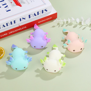 Jouet à presser en maltose Axolotl mignon, jouet anti-stress en forme d'amphibiens aux couleurs pastel à récupération lente pour enfants - Product Image 2