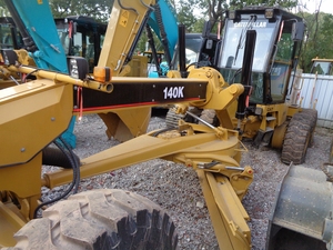 รถเกรดเดอร์มือสอง Caterpillar 140K นำเข้าจากญี่ปุ่น กำลังแรง ทนทาน ใช้งานได้ดี พร้อมเครื่องยนต์และปั๊ม ขาย - Product Image 4