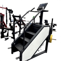 Machine de grimpeur d'escaliers électrique commerciale en métal durable avec écran multifonction pour clubs de fitness