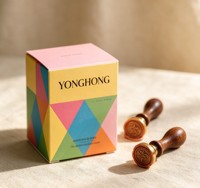 Boîtes d'emballage cadeau en papier doré recyclé personnalisées pour les produits de sceau de cire et les bougies parfumées d'aromathérapie à domicile