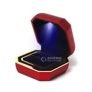 Boîtes cadeaux de luxe en plastique pour bijoux, collier et bracelet de style LED haut de gamme - Product Image 1