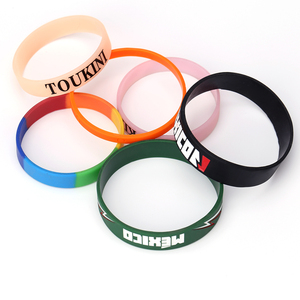 Pulsera de goma con logotipo en relieve personalizado, pulsera de silicona para regalo deportivo - Product Image 4