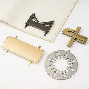 高品质定制刻字金色品牌名称标签，适用于包袋 - Product Image 3