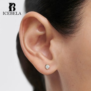 Orecchini a lobo da donna in argento sterling 925, raffinati e semplici, con zircone a mezza incastonatura a castone - Product Image 2