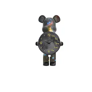 Horloge murale en plastique de style de carton de rêve d'ours mignon de 12 pouces pour la chambre d'enfant