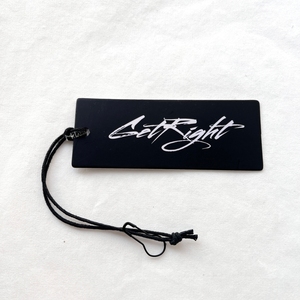 Etiqueta colgante negra mate personalizada con logotipo negro, etiqueta colgante de impresión UV transparente, billete de columpio de papel reciclado para etiqueta de ropa - Product Image 4