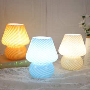 Lámpara <span class=keywords><strong>de</strong></span> mesa <span class=keywords><strong>de</strong></span> <span class=keywords><strong>cristal</strong></span> <span class=keywords><strong>de</strong></span> seta, lámpara <span class=keywords><strong>de</strong></span> escritorio LED <span class=keywords><strong>de</strong></span> Color degradado <span class=keywords><strong>de</strong></span> <span class=keywords><strong>cristal</strong></span> Vintage para decoración <span class=keywords><strong>de</strong></span> mesita <span class=keywords><strong>de</strong></span> noche <span class=keywords><strong>de</strong></span> dormitorio, luz <span class=keywords><strong>de</strong></span> noche bonita - Product Image 2