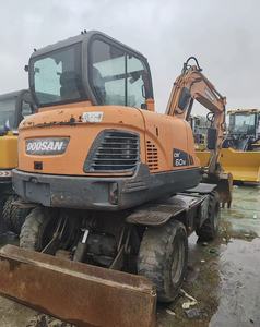 Excavatrice <span class=keywords><strong>sur</strong></span> pneus Doosan DX 60 d'<span class=keywords><strong>occasion</strong></span> en bon état, excavatrice Doosan de 6 tonnes, <span class=keywords><strong>mini</strong></span>-excavatrice - Product Image 1