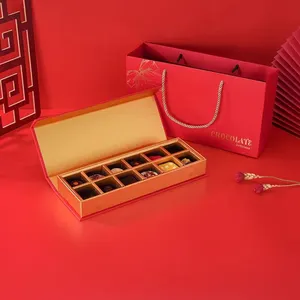 Petite boîte cadeau magnétique rouge vide de luxe avec étiquette privée personnalisée, emballage de chocolat