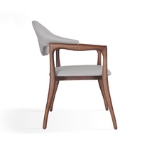 Nouvelle chaise de salle à manger en bois massif italien minimaliste blanc cendré avec accoudoirs en cuir ultra-fibre et rembourrage doux gris foncé pour la maison