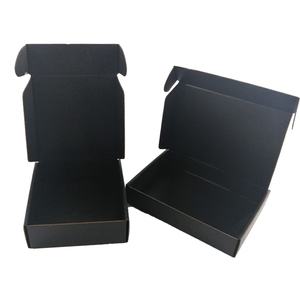 Embalaje de correo de cartón corrugado, caja de envío plana negra con <span class=keywords><strong>paquete</strong></span> plano para productos electrónicos - Product Image 1