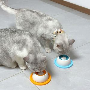 Mangeoire interactive anti-fuite et anti-débordement pour chiens et chats – Tapis de léchage en plastique pour animaux de compagnie avec fonction de nettoyage et bol rotatif - Product Image 5