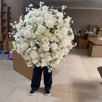 Boule de fleurs artificielles en soie (hortensia et rose) pour centre de table de réception de mariage ou événement de demande en mariage
