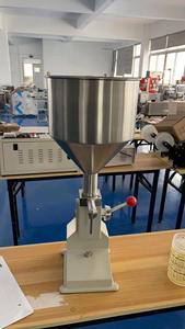 Hoge Kwaliteit A03 Handmatige Kleinschalige Vloeibare Vulmachine 5-50Ml Kleine Fles & Tas Verpakker Voor Shampoo Olie & Pasta 10l Capaciteit - Product Image 3