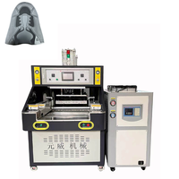 Machine de soudage à table coulissante automatique sur mesure pour le gaufrage et le façonnage des semelles de chaussures en cuir et des empeignes de sandales