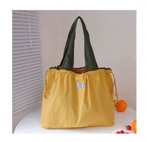 Bolsa de Compras de Nailon Resistente con Diseño Geométrico Ecológico Personalizado, Plegable, Reutilizable, con Cierre de Cordón y Logotipo Personalizado - Product Image 6