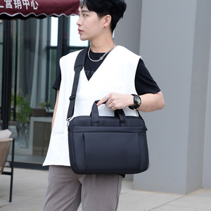 Sac à bandoulière pour ordinateur portable en nylon imperméable léger de 15 pouces, sacoche d'affaires, sac fourre-tout, sac bandoulière unisexe pour femmes et hommes, grand sac pour ordinateur portable - Product Image 5