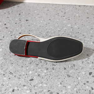 <span class=keywords><strong>Scarpe</strong></span> Slingback Intrecciate <span class=keywords><strong>Bianche</strong></span> e Rosse Xuanhui da <span class=keywords><strong>Donna</strong></span>, Punta Tonda, Tacco Basso 2,5 cm, Fibbia con Testa di Leone in Metallo, Décolleté Casual da Ufficio - Product Image 5