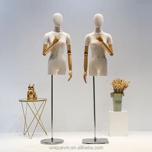 Mannequin <span class=keywords><strong>femme</strong></span> beige 3/4 <span class=keywords><strong>corps</strong></span>, enveloppé de bambou, torse réaliste et réglable pour présentation de vêtements de mode - Product Image 5
