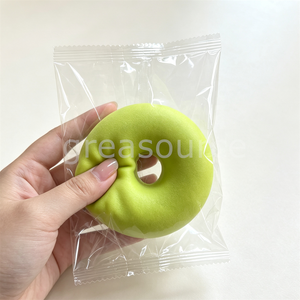 โมเดลดอนัทสีเขียวขนาด 8.5 ซม. ทำจาก PU คืนตัวช้า ของตกแต่งโต๊ะทำงาน เหมาะสำหรับตกแต่งหน้าร้านเบเกอรี่ รถขายอาหาร - Product Image 5