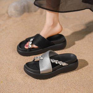Sandalias de plataforma con punta abierta y pedrería, estilo casual, para mujer, ideales para la playa en verano. - Product Image 1