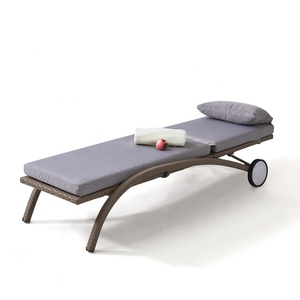 <span class=keywords><strong>Pas</strong></span> <span class=keywords><strong>cher</strong></span> Patio En Aluminium Rotin <span class=keywords><strong>Piscine</strong></span> Chaise longue Meubles En Osier En Plein Air <span class=keywords><strong>Piscine</strong></span> <span class=keywords><strong>bain</strong></span> <span class=keywords><strong>de</strong></span> <span class=keywords><strong>Soleil</strong></span> - Product Image 4